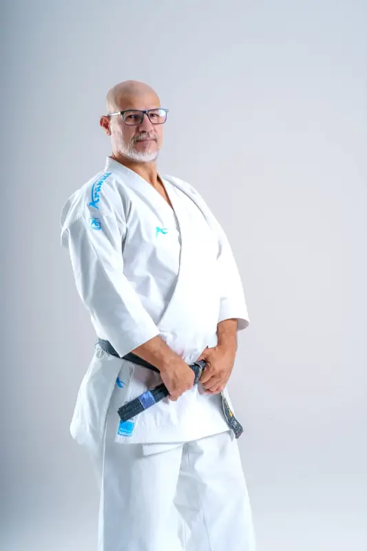 Sensei Oliver Dobre cu centura neagră